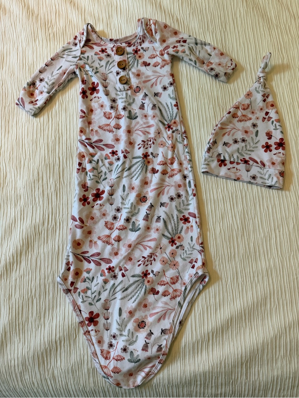 Caden Lane Floral Print Baby Gown and Hat -